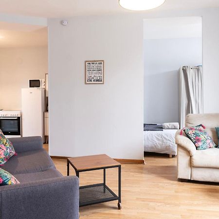 Grand Studio ✰ 35M² ✰ Centre ✰ 4Pers/2Lits ✰ Cuisine ✰ Wifi Candé المظهر الخارجي الصورة