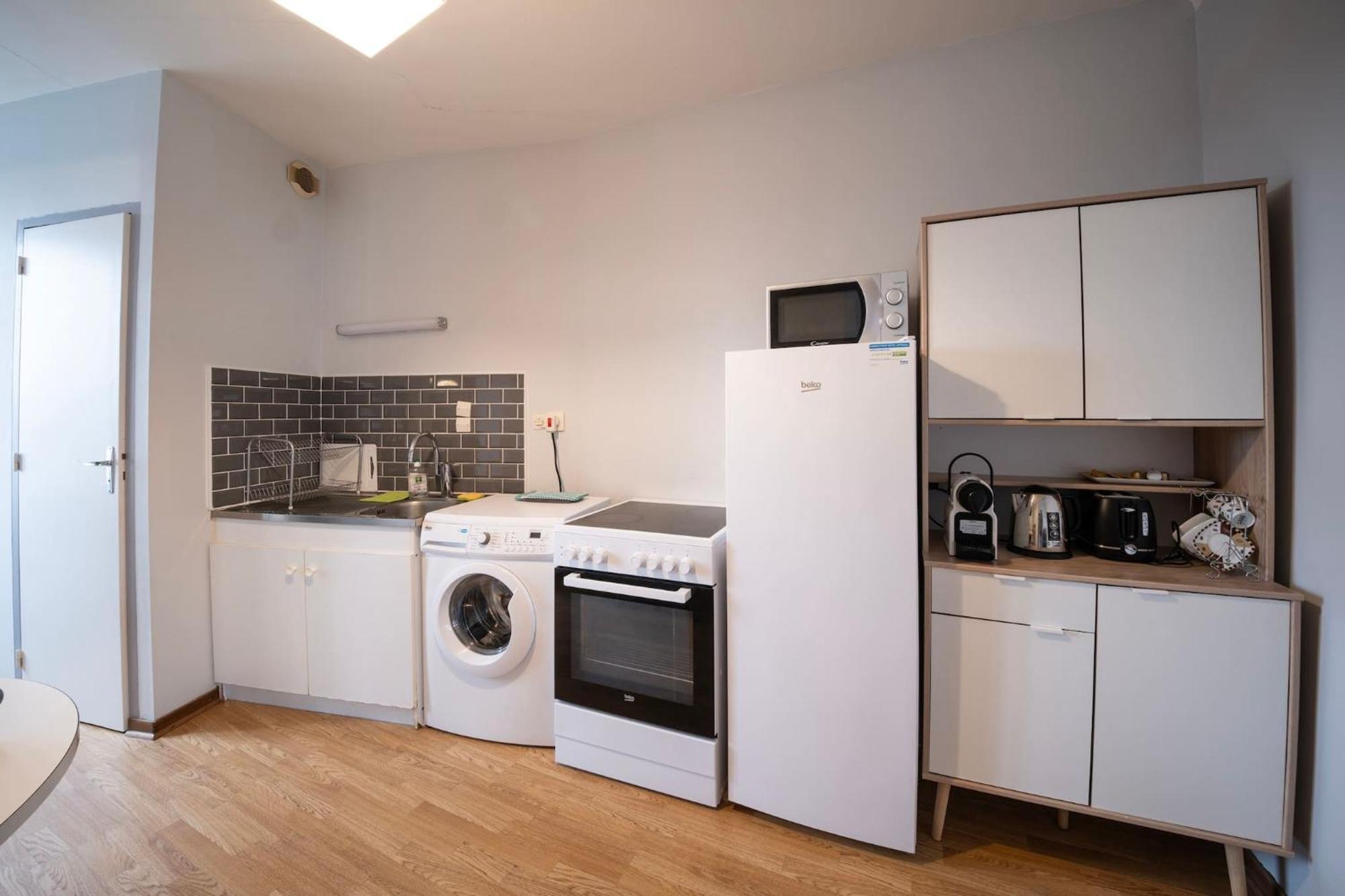 Grand Studio ✰ 35M² ✰ Centre ✰ 4Pers/2Lits ✰ Cuisine ✰ Wifi Candé المظهر الخارجي الصورة