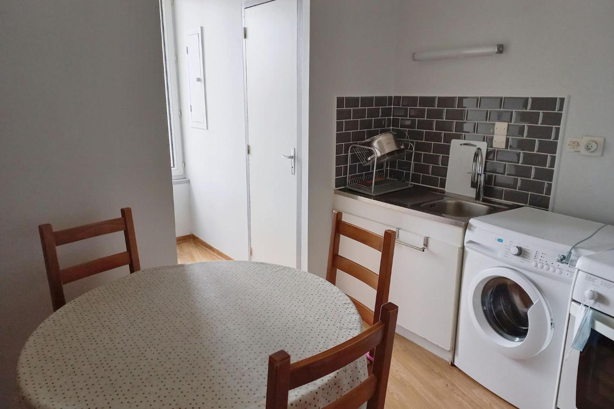 Grand Studio ✰ 35M² ✰ Centre ✰ 4Pers/2Lits ✰ Cuisine ✰ Wifi Candé المظهر الخارجي الصورة