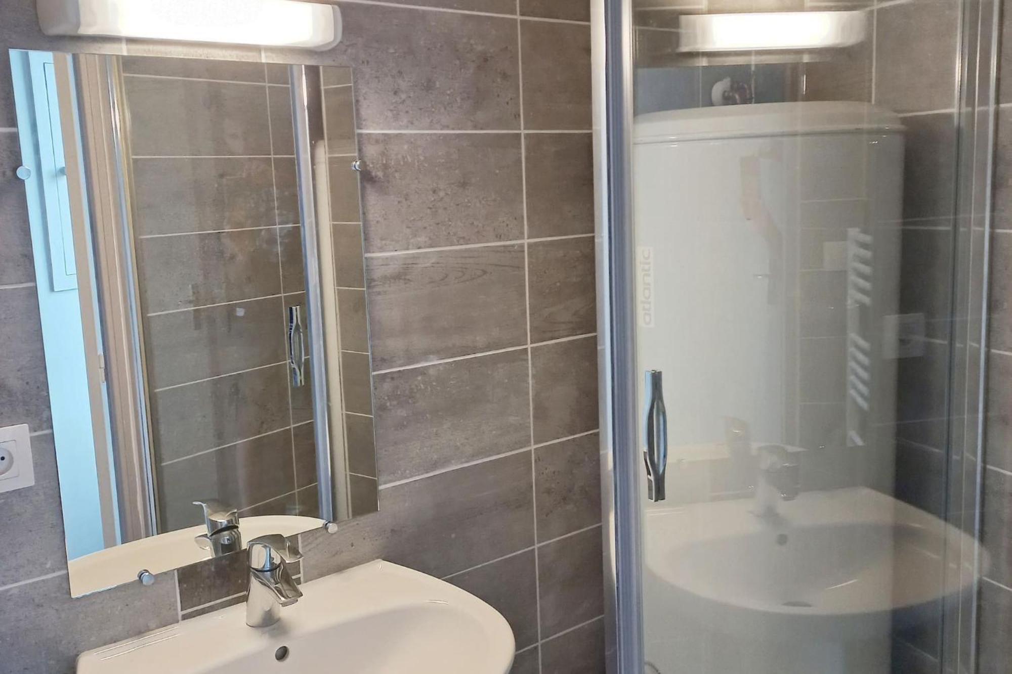 Grand Studio ✰ 35M² ✰ Centre ✰ 4Pers/2Lits ✰ Cuisine ✰ Wifi Candé المظهر الخارجي الصورة